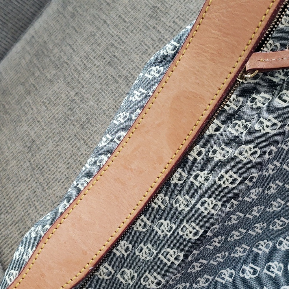 Dooney & Bourke - Picture 7 of 13